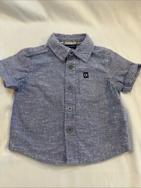 Calvin Klein Short-Sleeve Button-Down Shirt — Light Blue Chambray